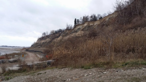 Scarborough Bluffs and Lake Ontario at bottom of Doris McCarthy Trail | Toronto